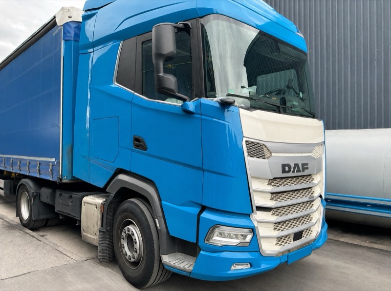 DAF-Sattelzug bei der Begutachtung